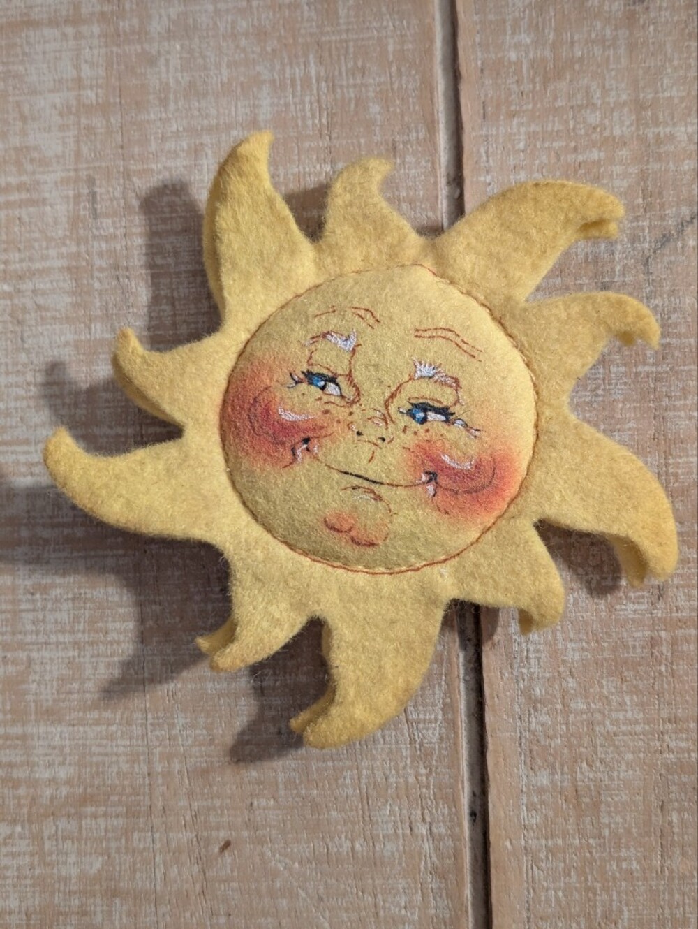 Vintage 1994 Annalee Hand-painted Felt Sun Broach
